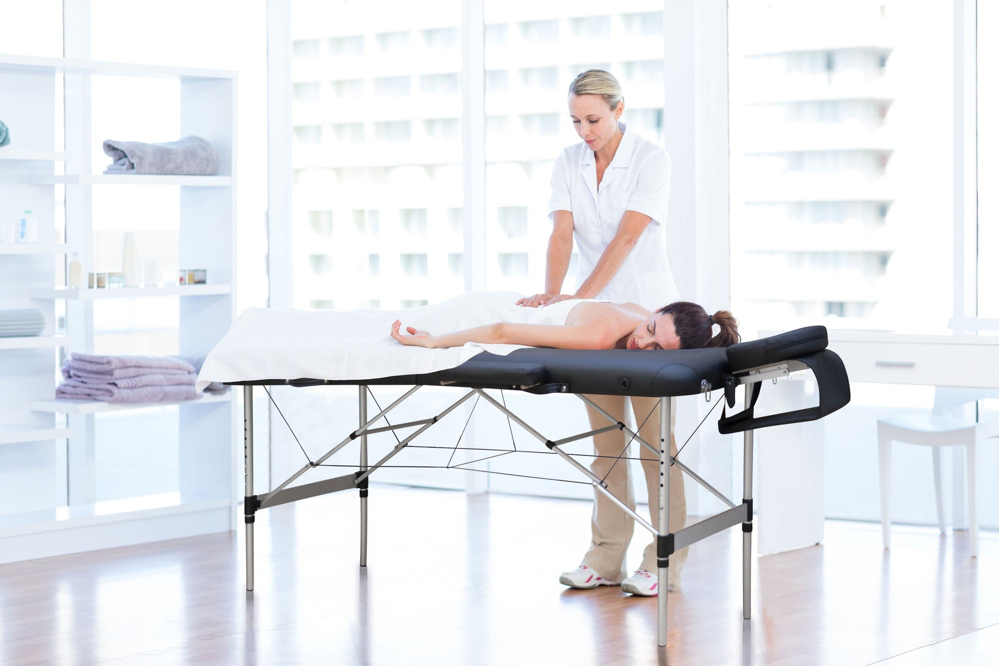 Lettino da massaggio e lettino per trattamenti professionale in alluminio